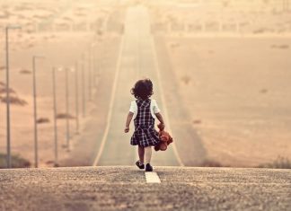 Într-o discuție cu Timpul, l-am rugat să nu se mai grăbească. Mi-a răspuns că și el are timpul lui.